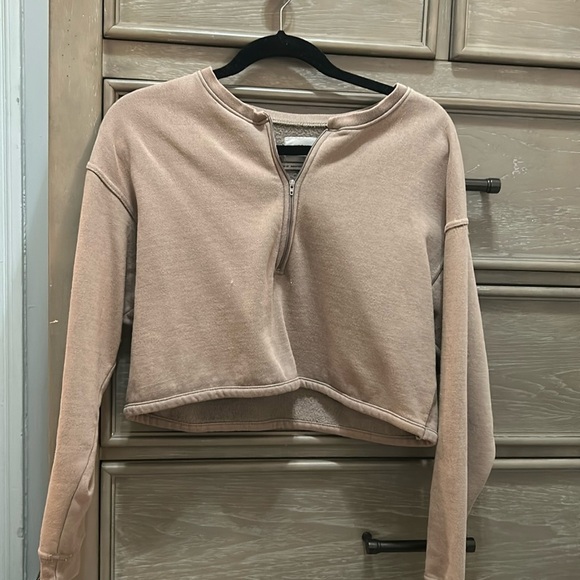 Urban Outfitters Tops - Urban Outfitters Cropped Sweatshirt